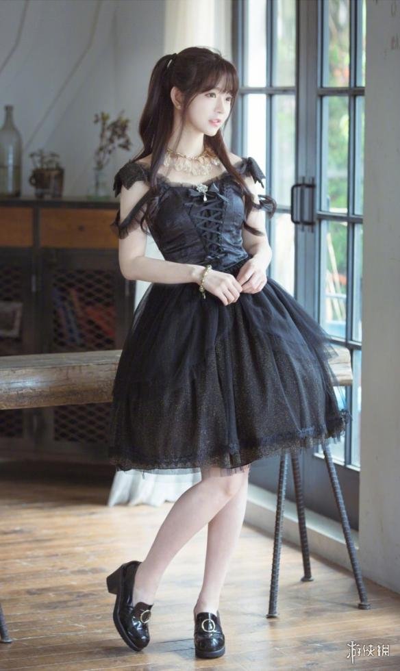 韩国一美少女yurisa哥特萝莉小裙子可爱俏皮挡不住