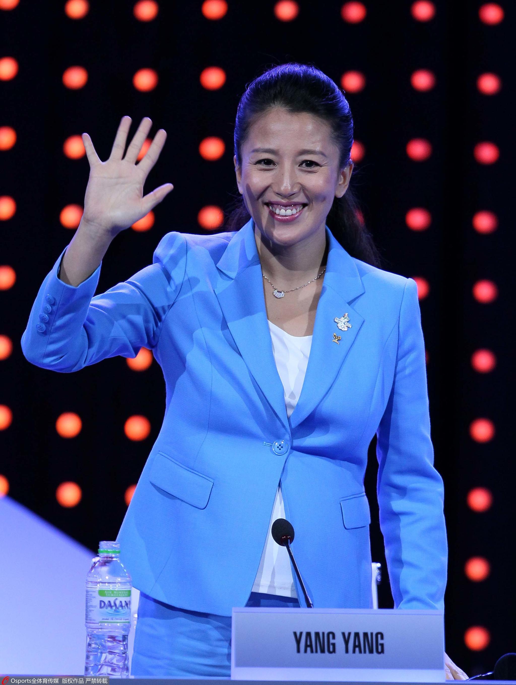 身兼多职杨扬站在更高格局讨论中国话语权