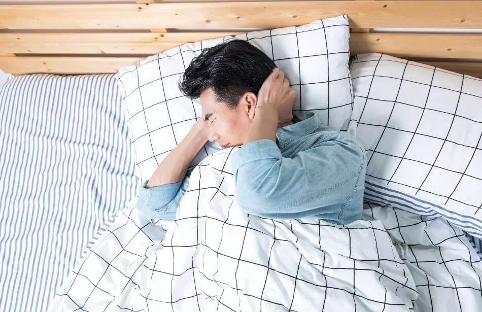 晚上睡不着,白天打瞌睡,精神紧张,头脑昏沉.