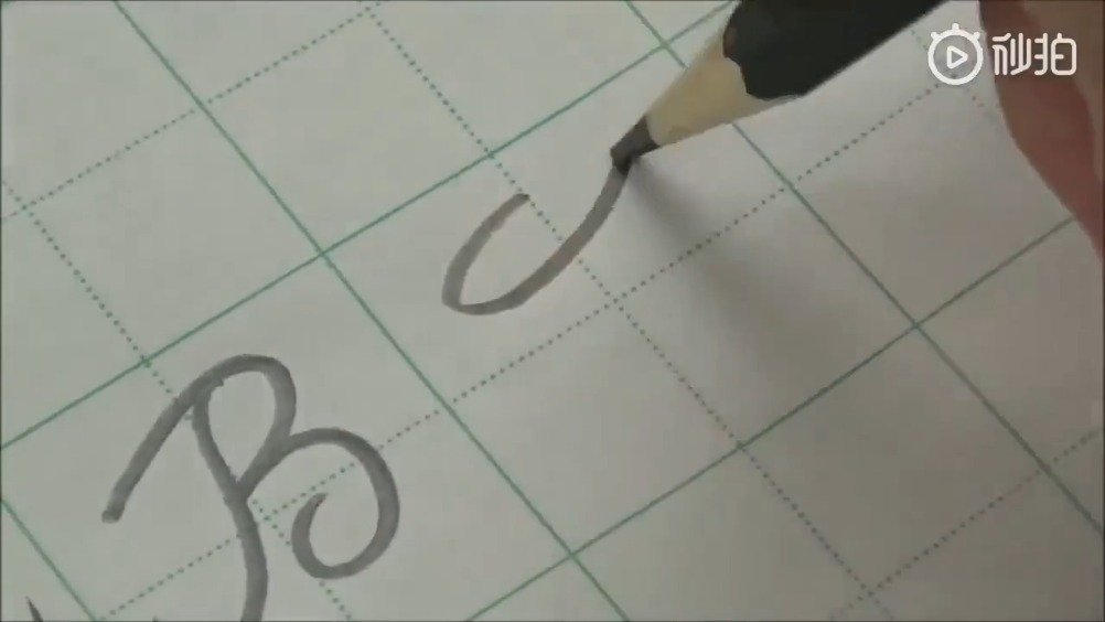 26 个英文字母的花体字写法_手机新浪网