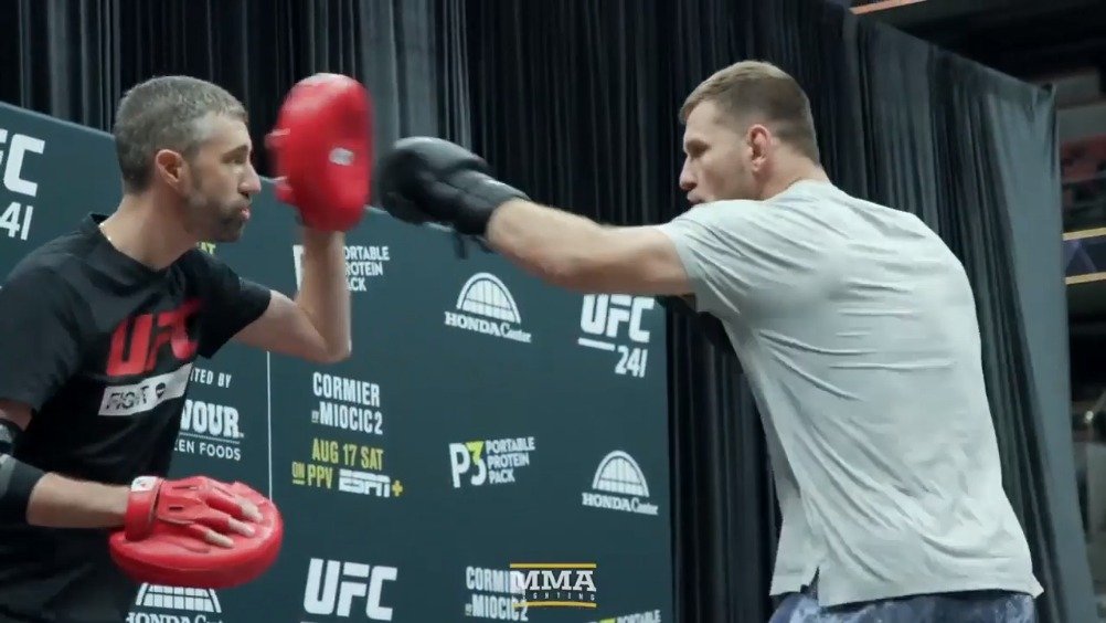 ufc241公开训练,小战警斯蒂普-米欧奇_手机新浪网