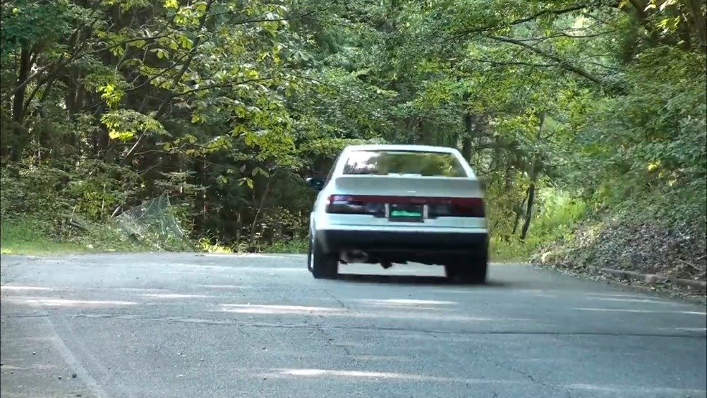 Eng Sub カーボンドアとルーフの効果は 土屋圭市ae86 峠全開 手机新浪网