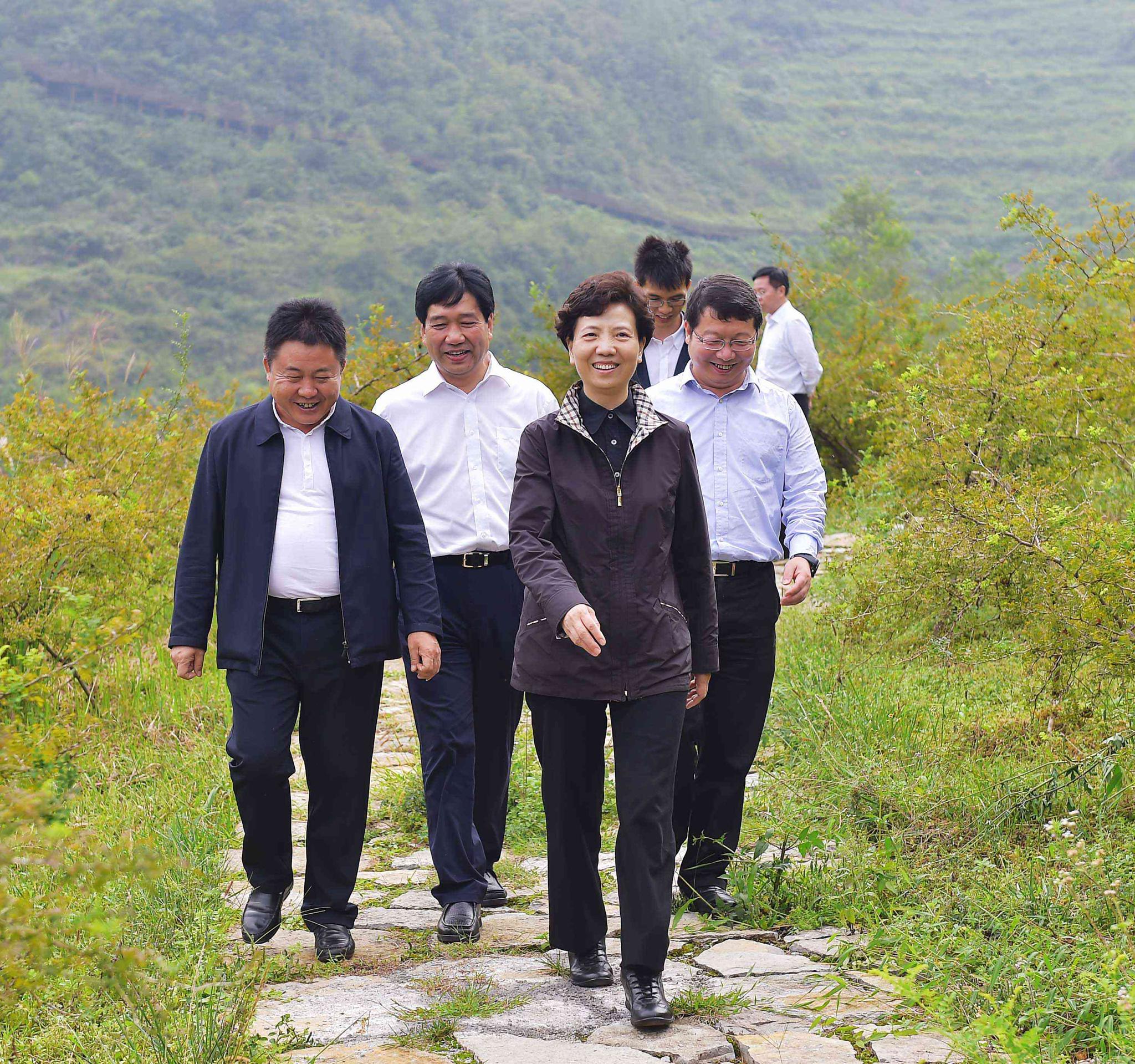 谌贻琴省长:奋力推动产业扶贫上台阶上水平|张凯|谌贻琴|贵州_新浪