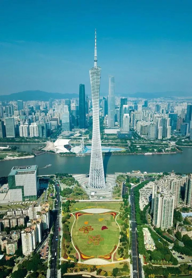 不仅如此,还有比花城广场(56公顷)还大,规划面积达73公顷的岭南公园.