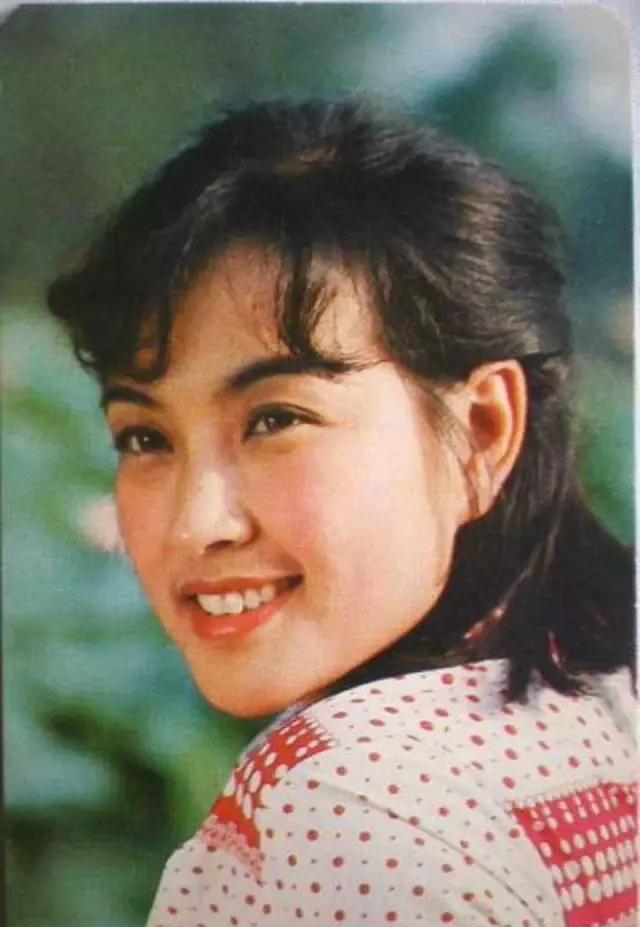 刘晓庆80年代经典老照片,这才是真正的美得不可方物!