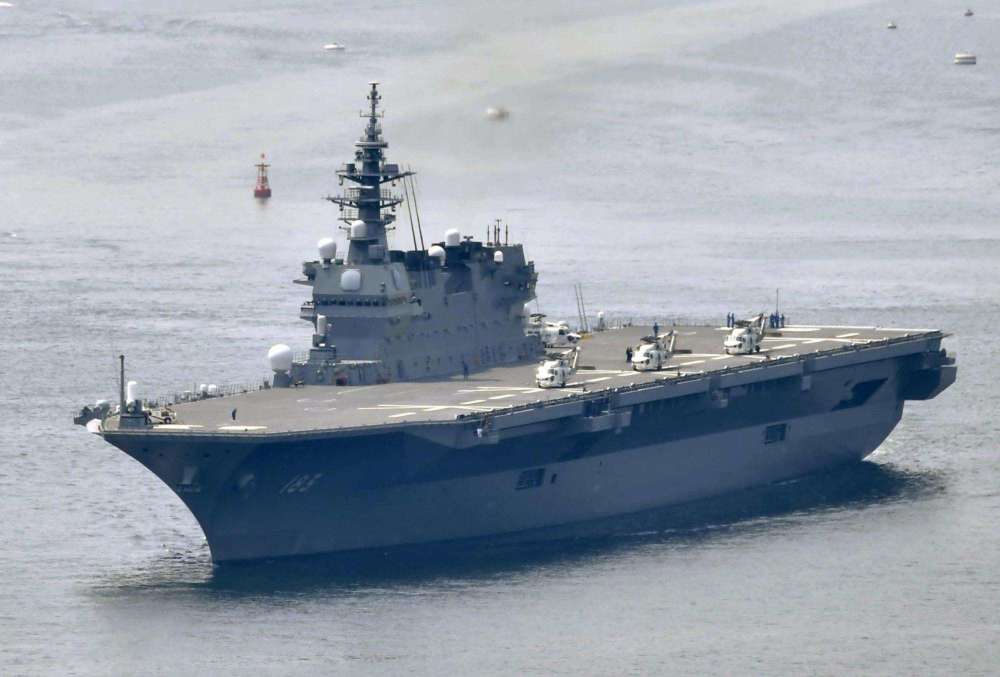 日本海自“出云”号直升机航母。
