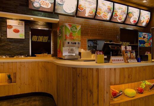 给外卖设立了专门的取餐口他扬言未来能在北京开到200家分店