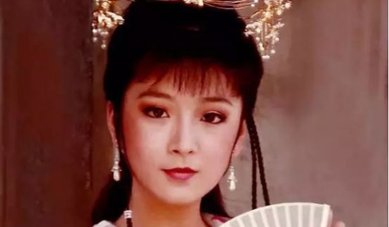 玉女偶像,她是琼瑶的干女儿,美过林心如,如今隐婚10年气质犹存