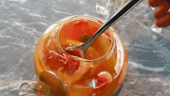 赶快用这些有颜有料的水果茶拥抱夏日吧