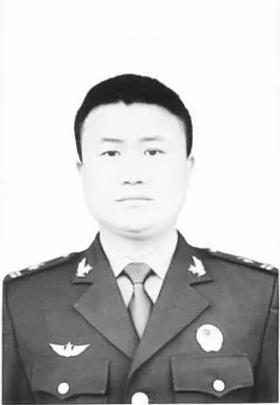 英雄永远活在千百年,两年前,英雄走了;悼念维和英雄申亮亮,李磊,杨树