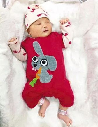 生巨婴的明星们秦海璐儿子出生时重达9斤