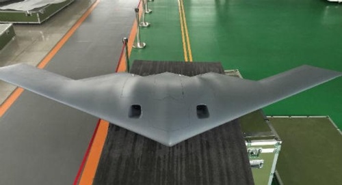 无人机|彩虹|起落架_新浪新闻