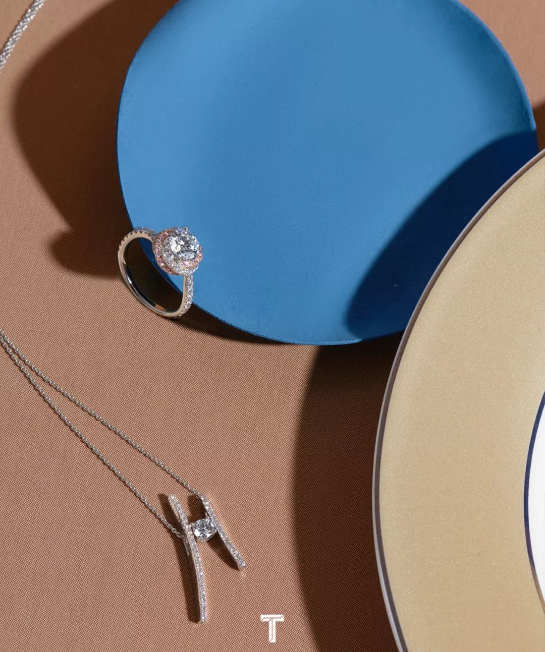 当然,求婚也可以选择送周生生promessa 缘创系列 订制对戒.