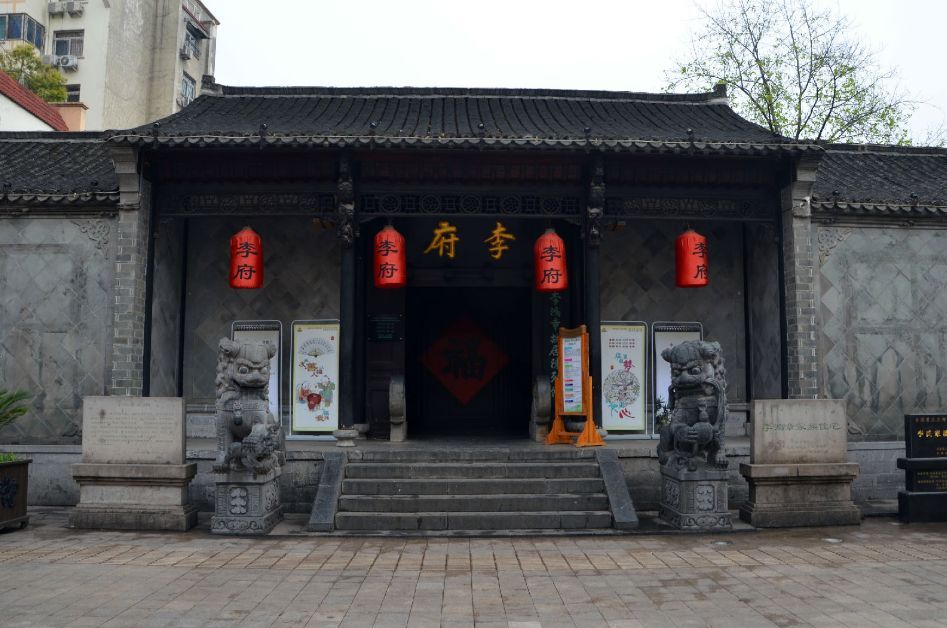 香泉香泉因泉水香味浓烈,故名之泉水四季常溢,冬天尤甚秋冬季节,热气