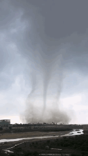 今天北海惊现"龙吸水"!哪吒要来闹海了吗?