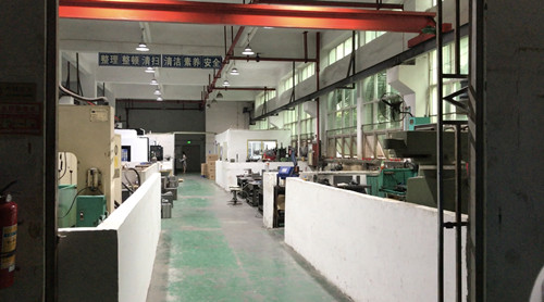 深圳市鼎阳兴盛科技有限公司的电子烟加工厂层,位于鑫鑫田工业园。