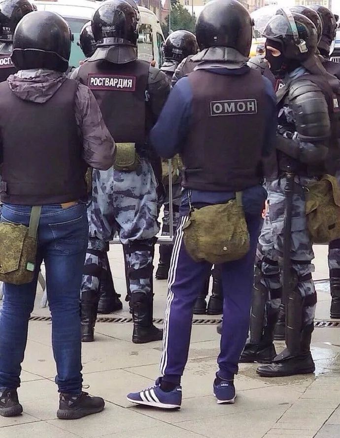 牛仔裤平平无奇no番茄酱辣椒油都弄不脏的牛仔裤你见过么