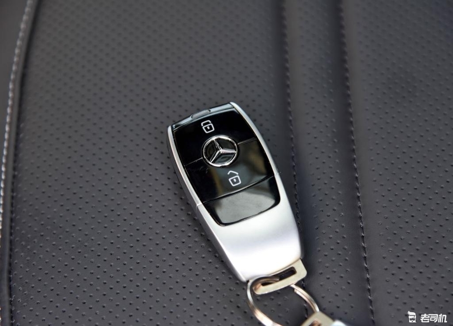 钥匙也是新大g细节的变化之一,总的来说新车的改变是很成功的,特别是
