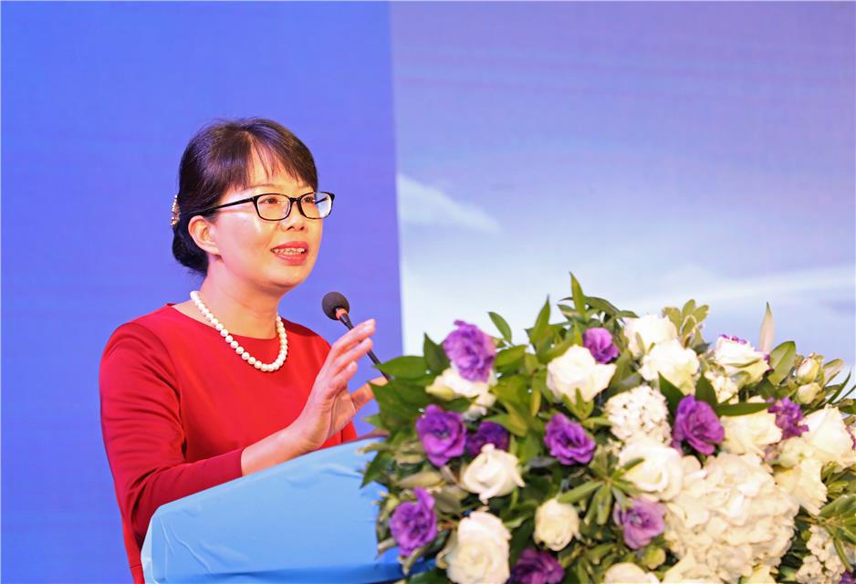 推介会上,株洲市副市长黄芳围绕株洲重点产业发展作了市情推介,介绍了