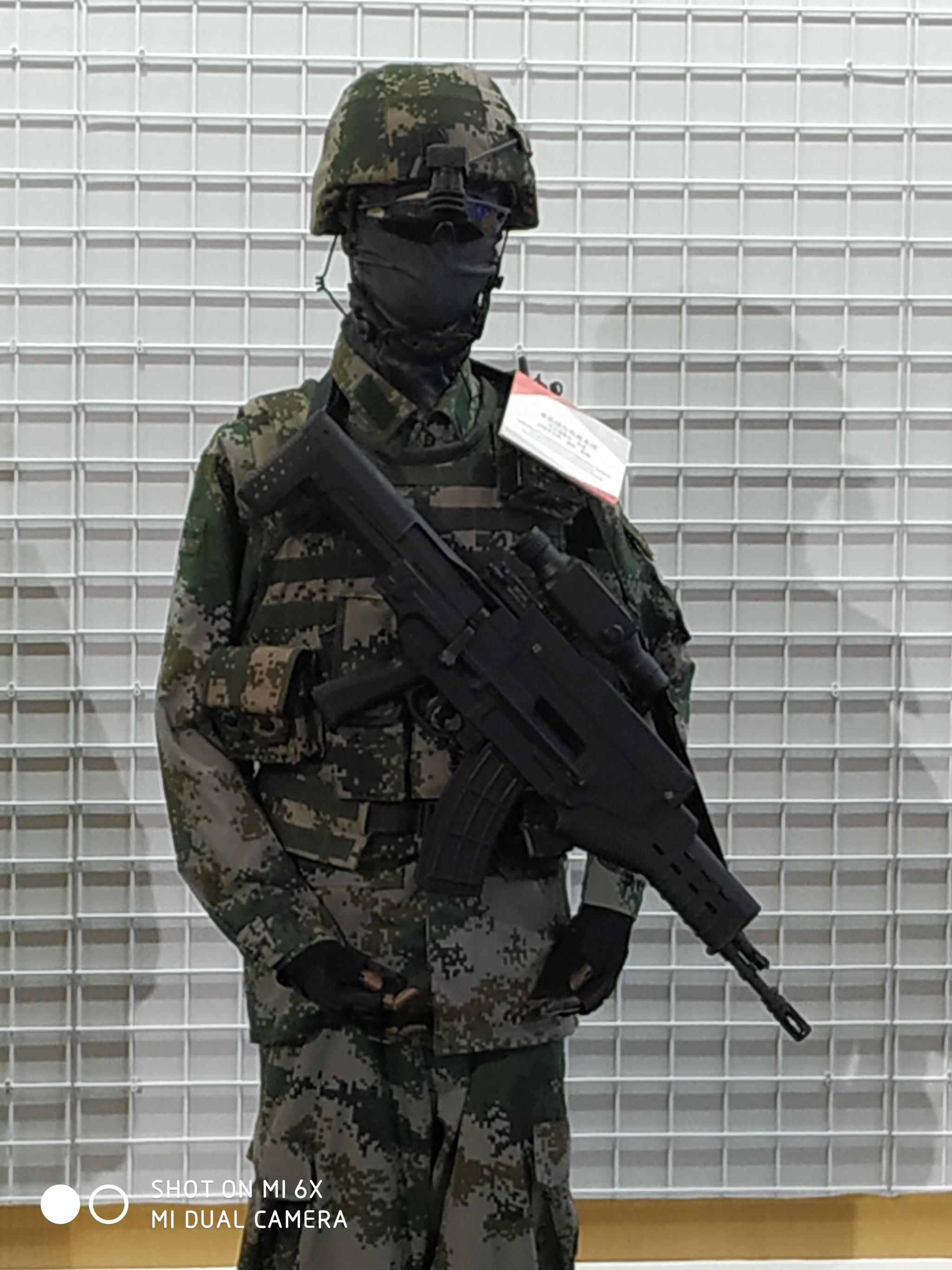 大国装甲火龙480轮式155亮相珠海