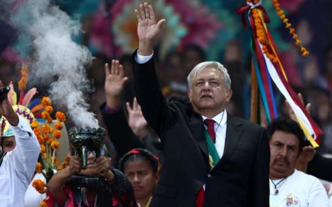 墨西哥总统洛佩兹·奥夫拉多尔出席墨西哥城Zocalo广场的集会。（路透社）