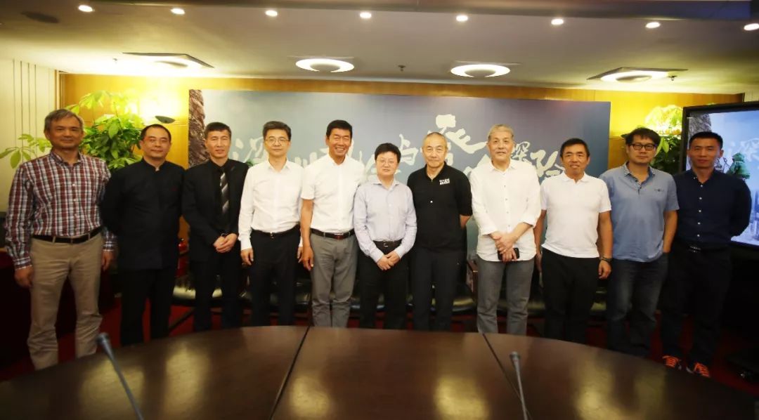 在深圳这座"登山之城",我们感受到向上的力量!