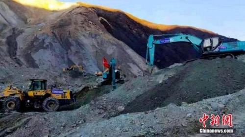 æææºç­è®¾å¤å¨éæ²æ±å °å¡æ¹åä½ä¸å¼å±æé©ä½ä¸ã æé½å¸åºæ¥å ä¾å¾