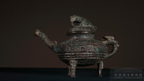 青铜“虎鎣”。中国国家博物馆供图