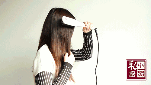 梳一梳,卷发变直发,又顺又滑