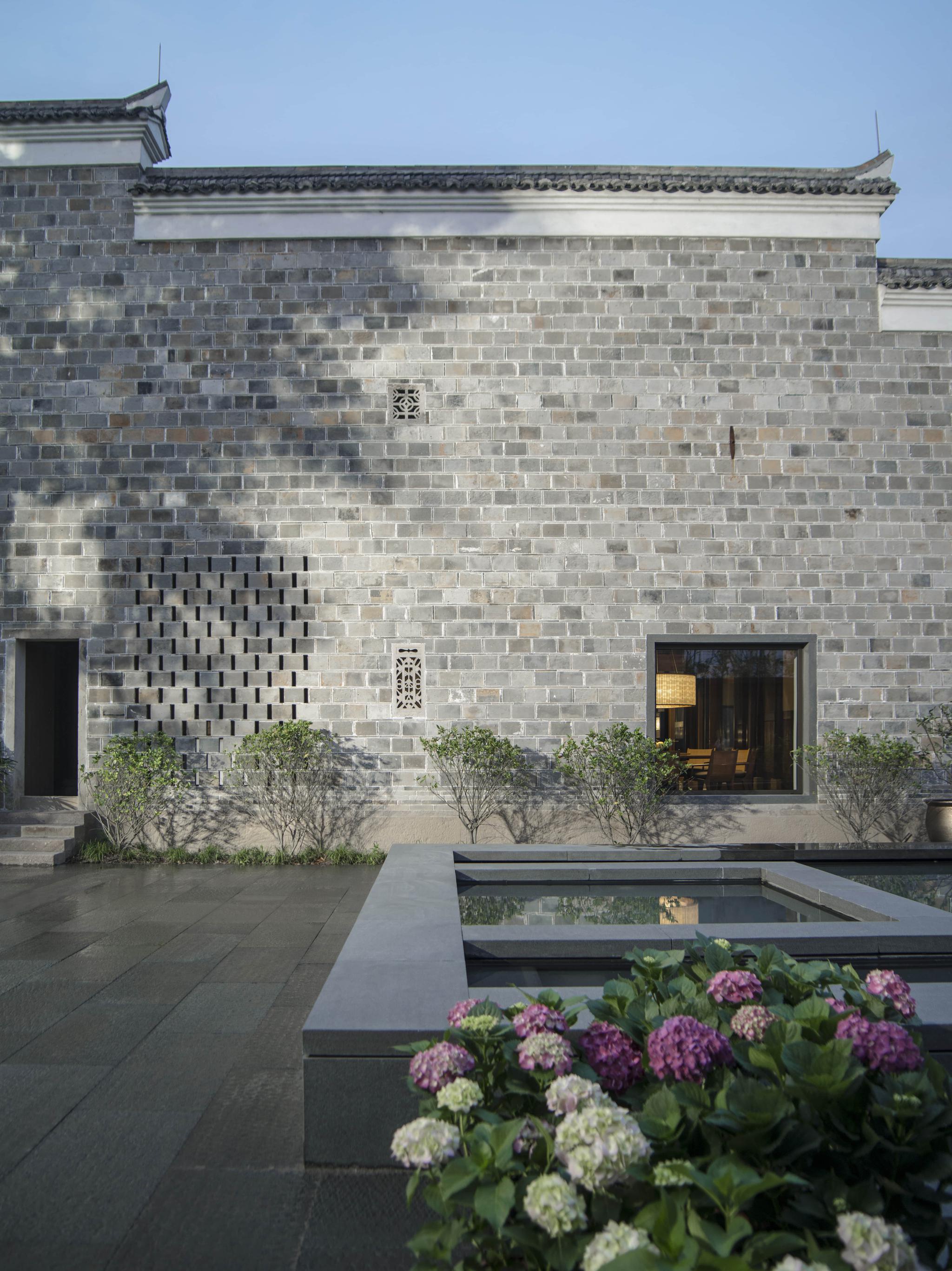 养云安缦二载,可持有物业里还有现代建筑