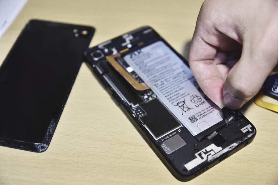 zuk z2 换电池攻略!