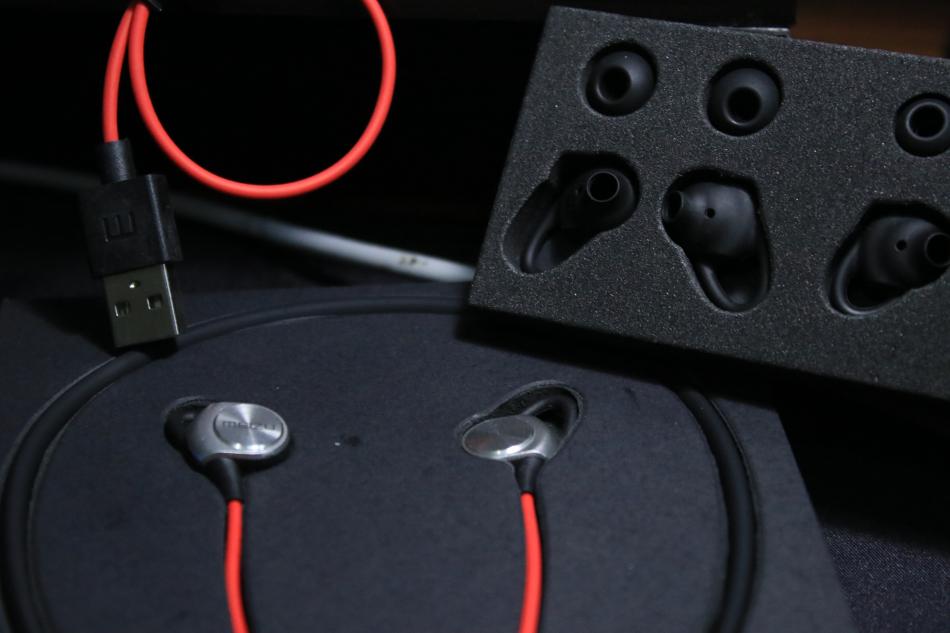 这款蓝牙运动耳机不错——魅蓝ep52