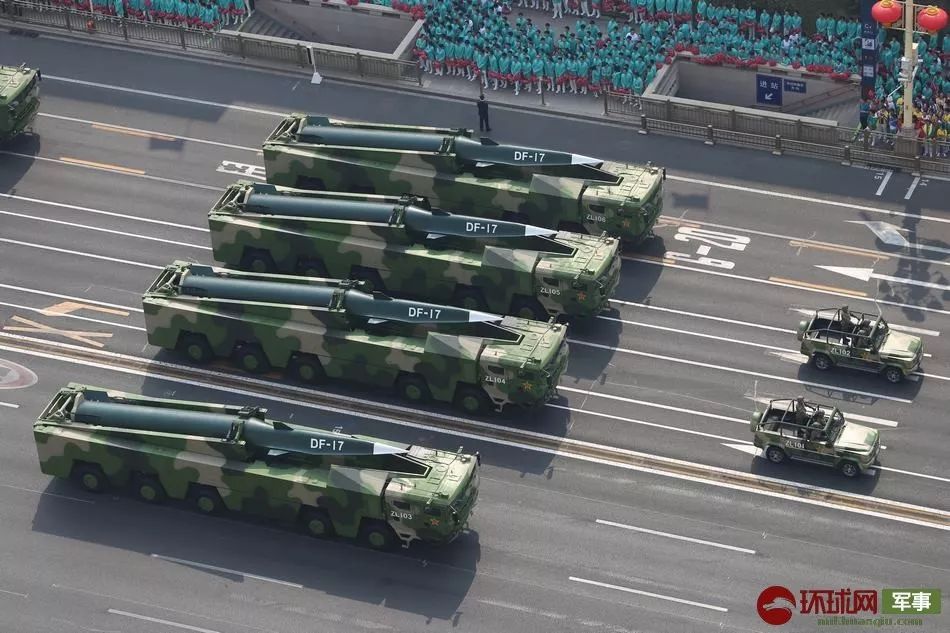 美国国庆阅兵视频 东风-17(摄影:范凌志)