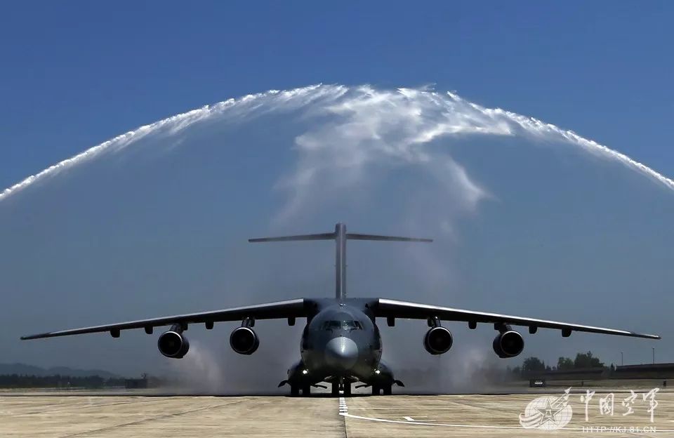 飞行员冯玮的承诺驾鲲鹏替你飞翔做儿子替你尽孝