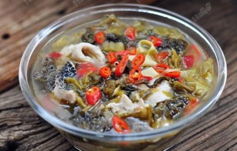 黑鱼230g 酸菜150g 豆皮80g   调料   泡椒20g适量 红椒15g适量