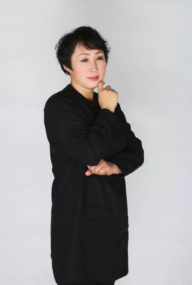 讲师:张春艳老师北师大心理学专业中国青少年家庭教育指导师青少年