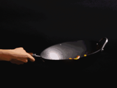 11.11超级团丨日本主妇最爱的铁锅,超轻巧,一只手就能颠勺