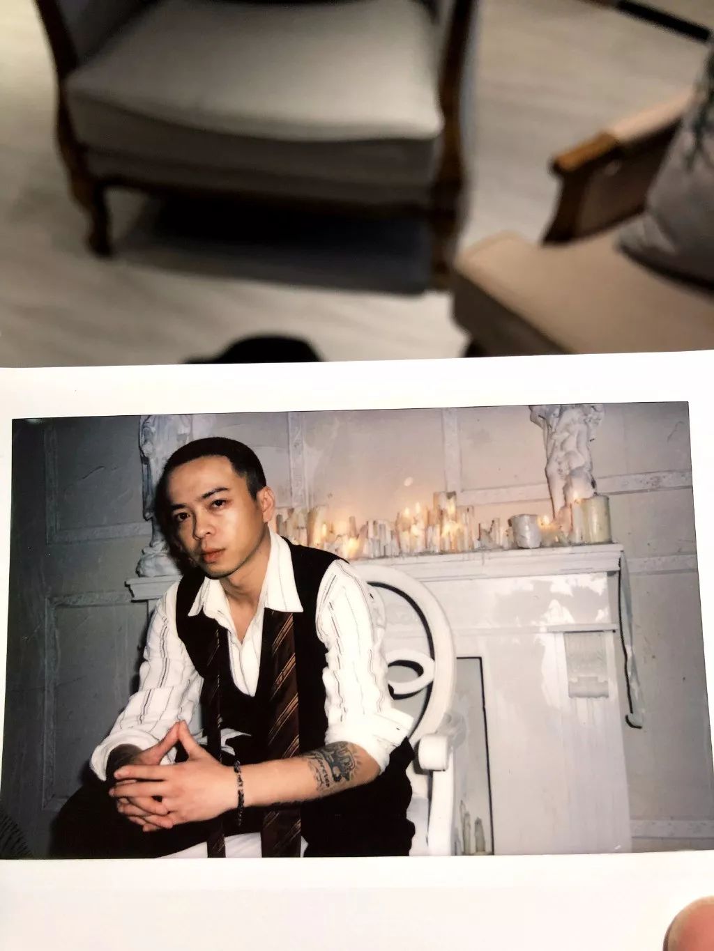 这位叫做西奥的 rapper 听说不是"你的男孩",而是"你的男人".