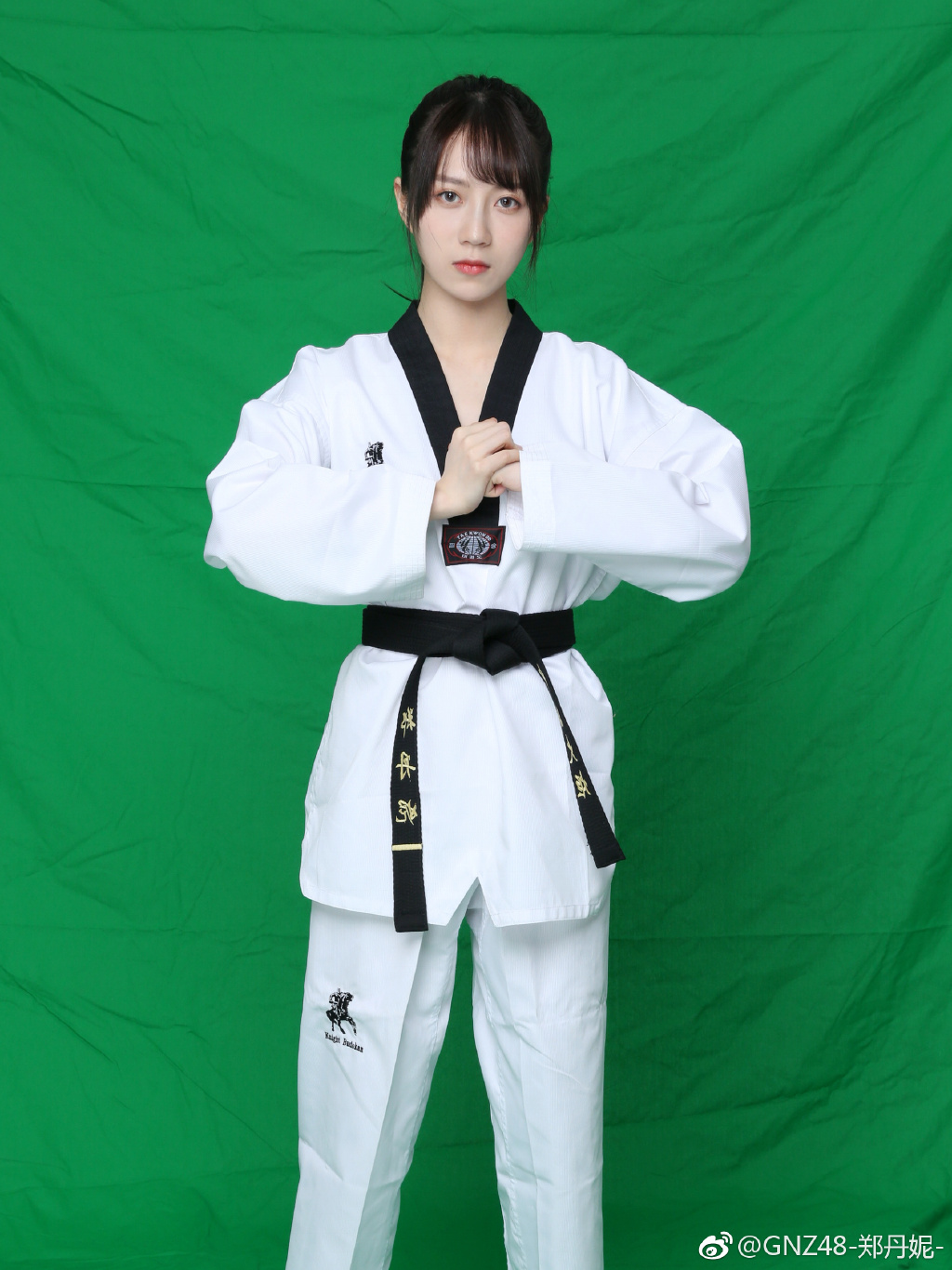 甜美!偶像女团gnz48郑丹妮为广东加油打call