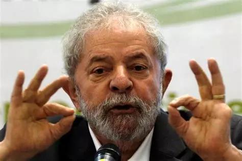 巴西政坛师徒她蹲完监狱当总统他当完总统进监狱