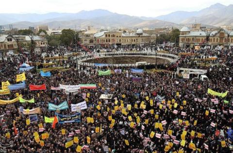 11月4日，伊朗德黑兰爆发大规模反美集会。（路透社）