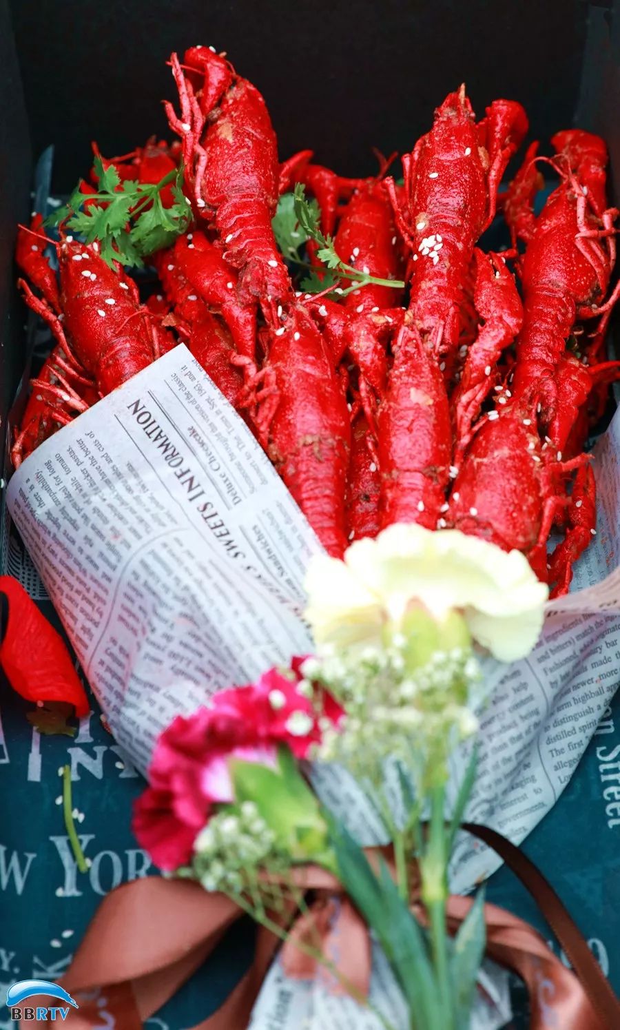 莉香和梦乔送出的小龙虾花束,竟然那么"甜"!