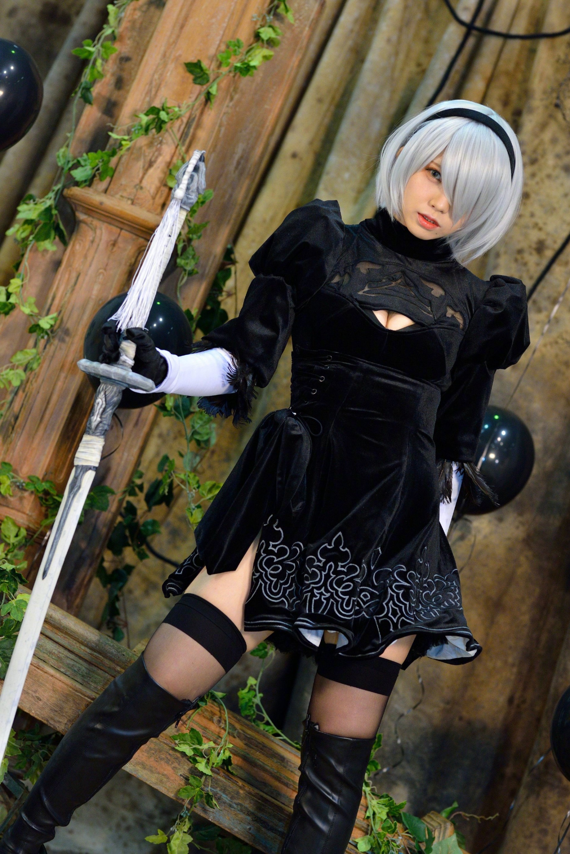 日本美女enako cos《尼尔》2b 黑丝美腿性感撩人