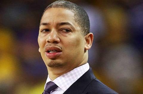 骑士艰难横扫公牛却不见泰伦卢 主帅再度因病提前伤退