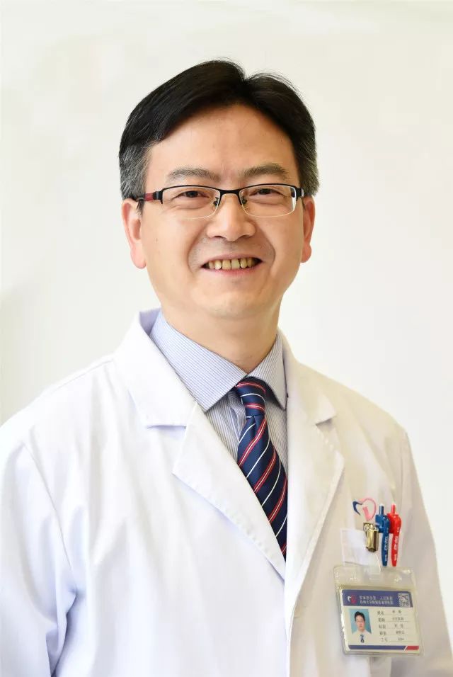 高铁站一老人突发疾病,路过的苏州医生"做了点小事"