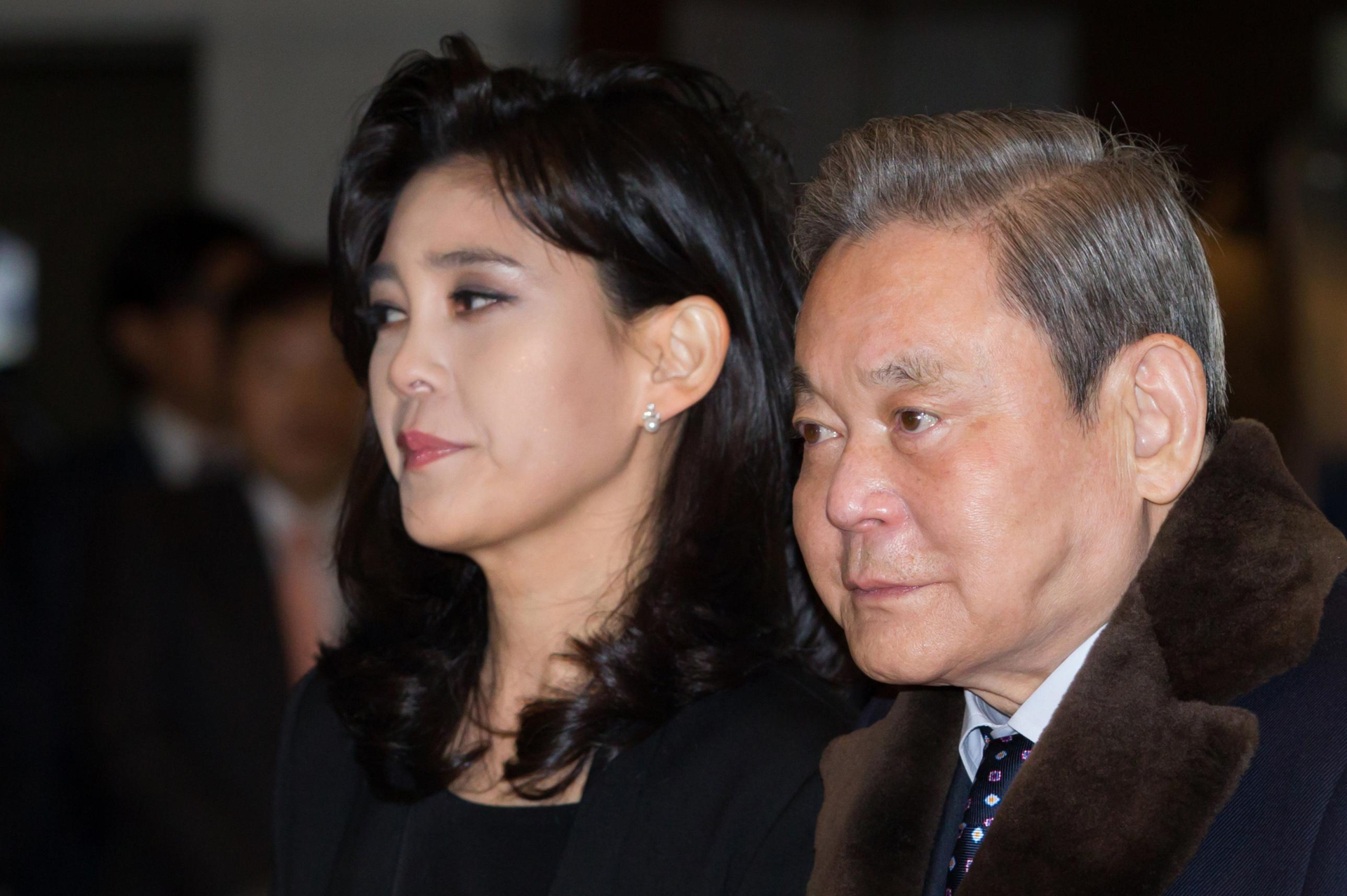 她是三星公主,韩国女首富,与保安结婚,中信曾以35万港币聘请