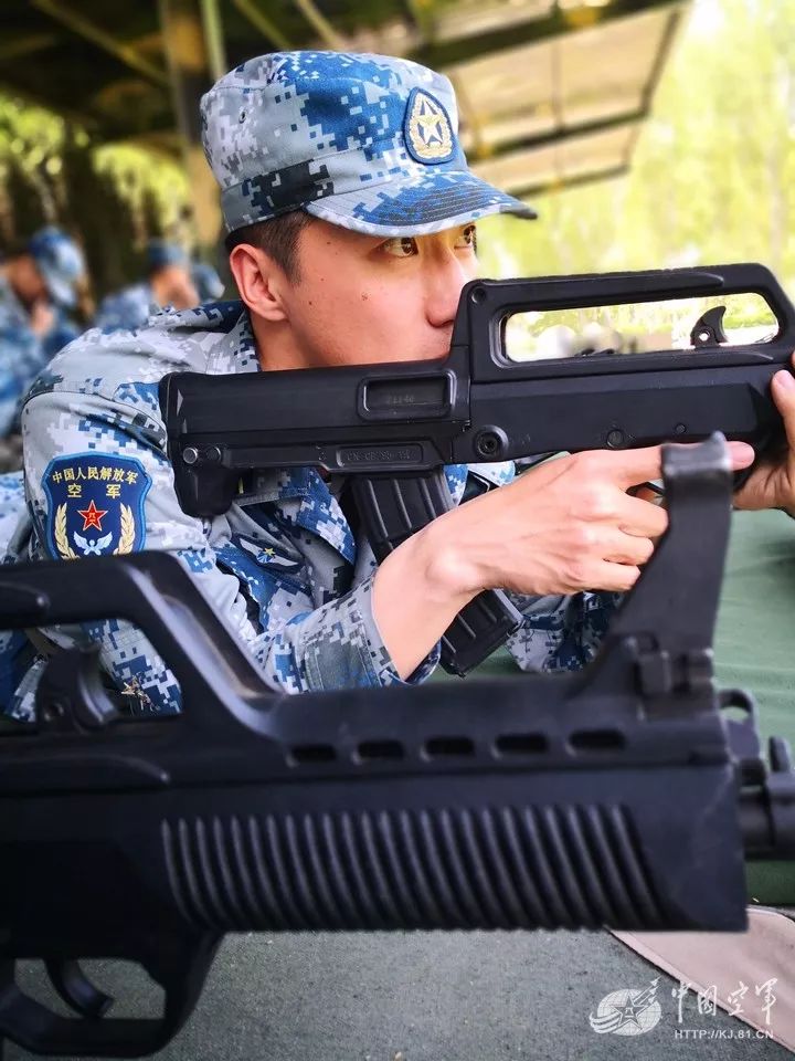 看了这组军校学员的对比照原来部队才是最好的选择