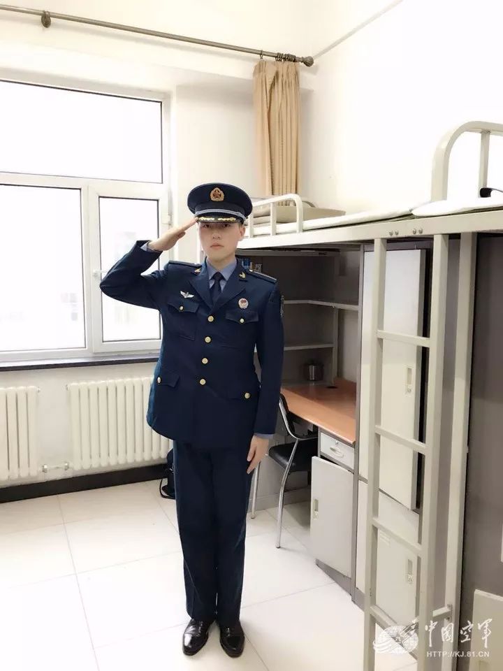 看了这组军校学员的对比照原来部队才是最好的选择