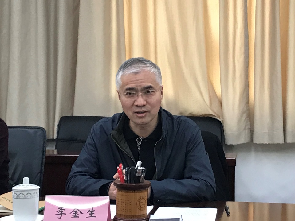 校人力资源部副部长兼师资办主任查正军,博士后管理工作业务主管仇波