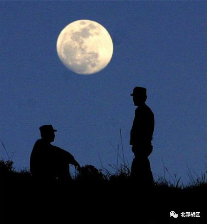 想家的眉宇里是余光中那张小小的邮票怎么邮也邮不到的远得遥不可及的